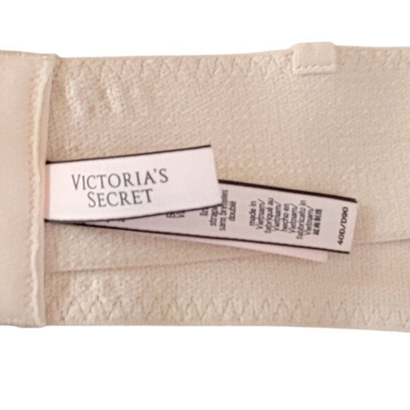 Victoria’s Secret Strapless Bra 40D Nude Lightly Padded Molded Cups - Picture 5 of 10